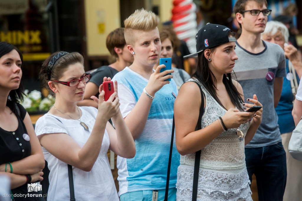 Torunianie przeciwko rasizmowi