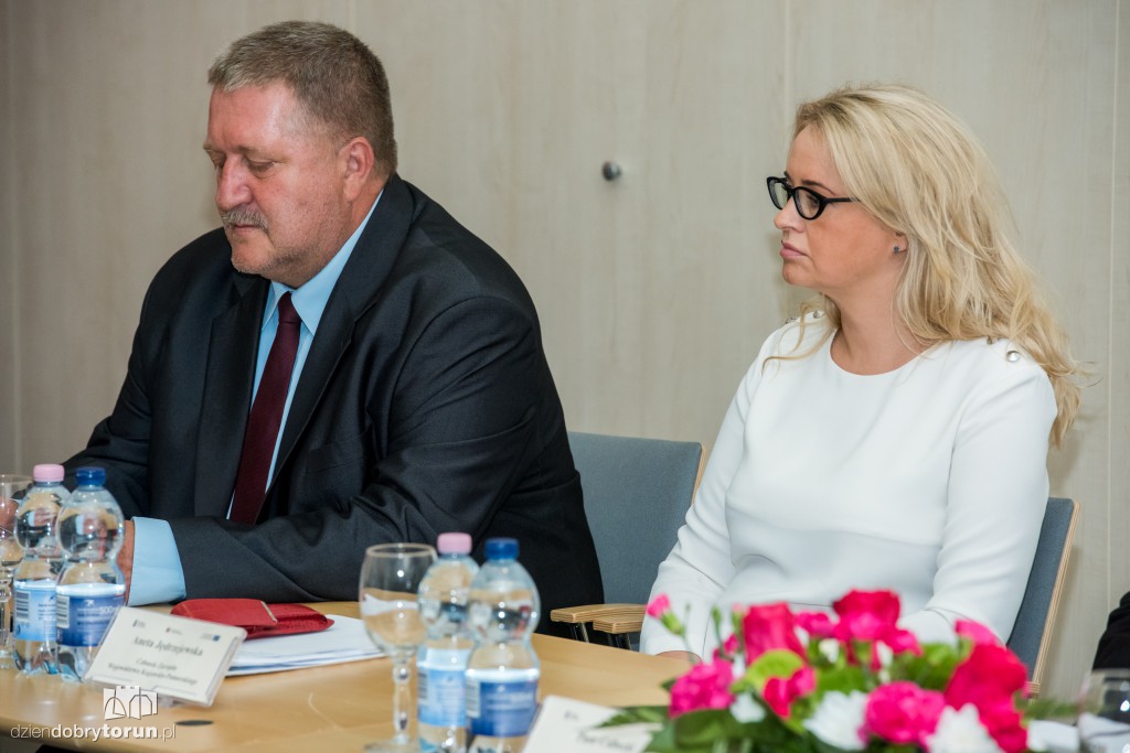 Umowy na staże i praktyki podpisane