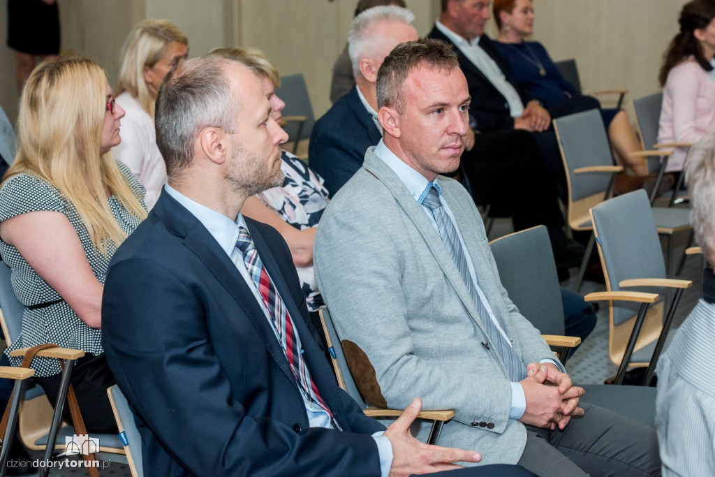 Umowy na staże i praktyki podpisane