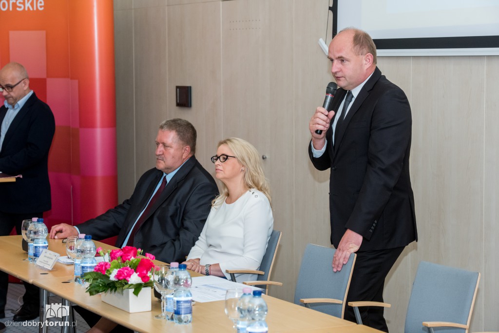 Umowy na staże i praktyki podpisane