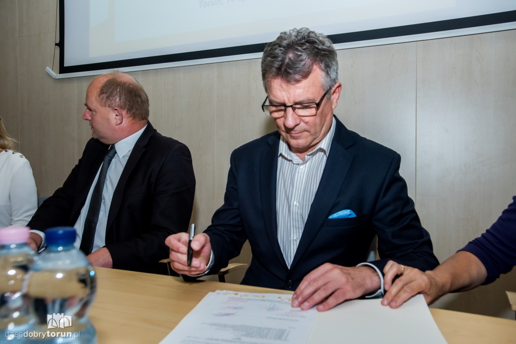 Umowy na staże i praktyki podpisane