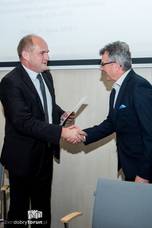 Umowy na staże i praktyki podpisane