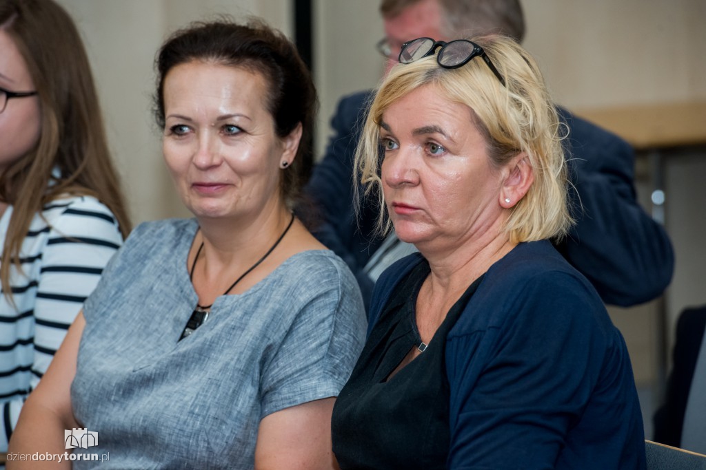 Umowy na staże i praktyki podpisane