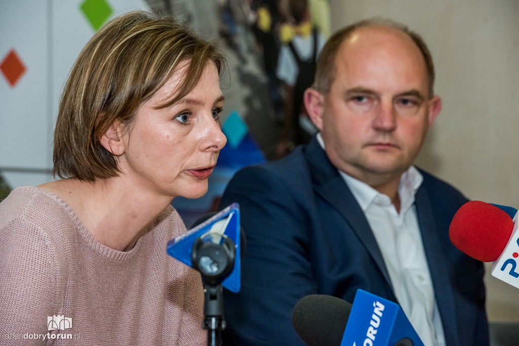 Decyzja w sprawie lotniska wstrzymana