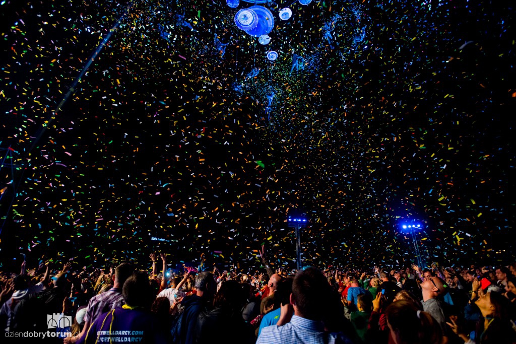Koncert na scenie, show nad sceną!