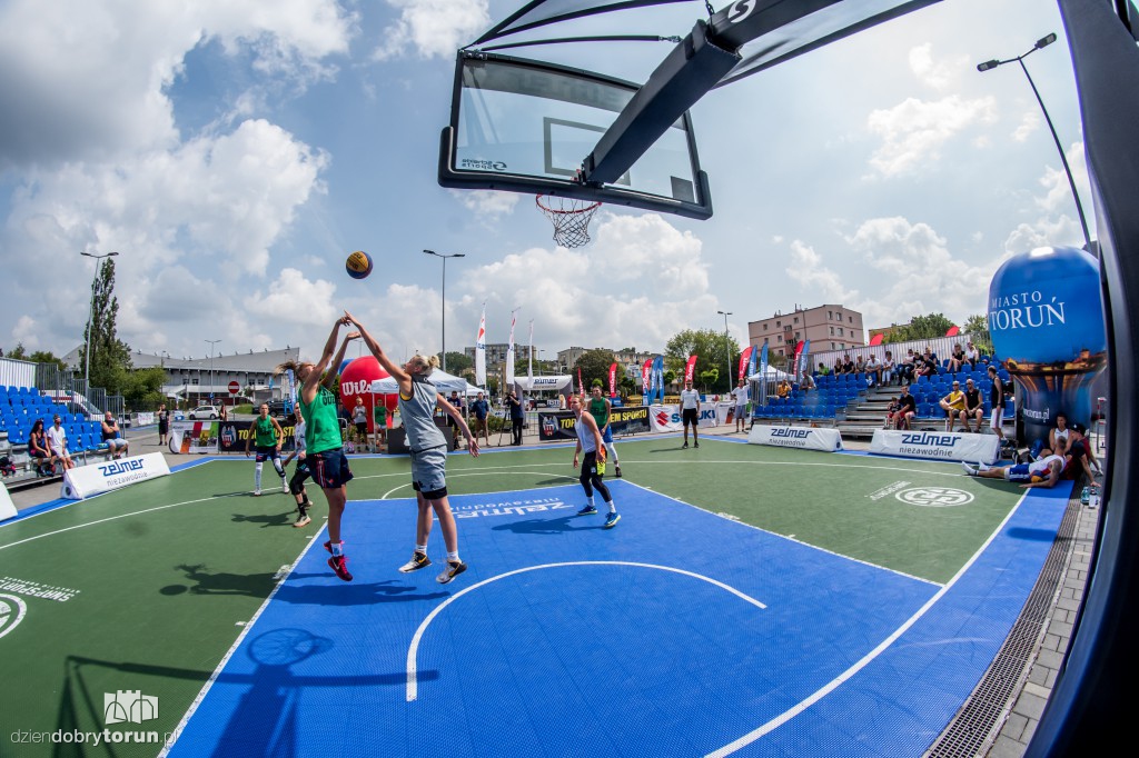 Zelmer 3x3 Quest przed Areną Toruń