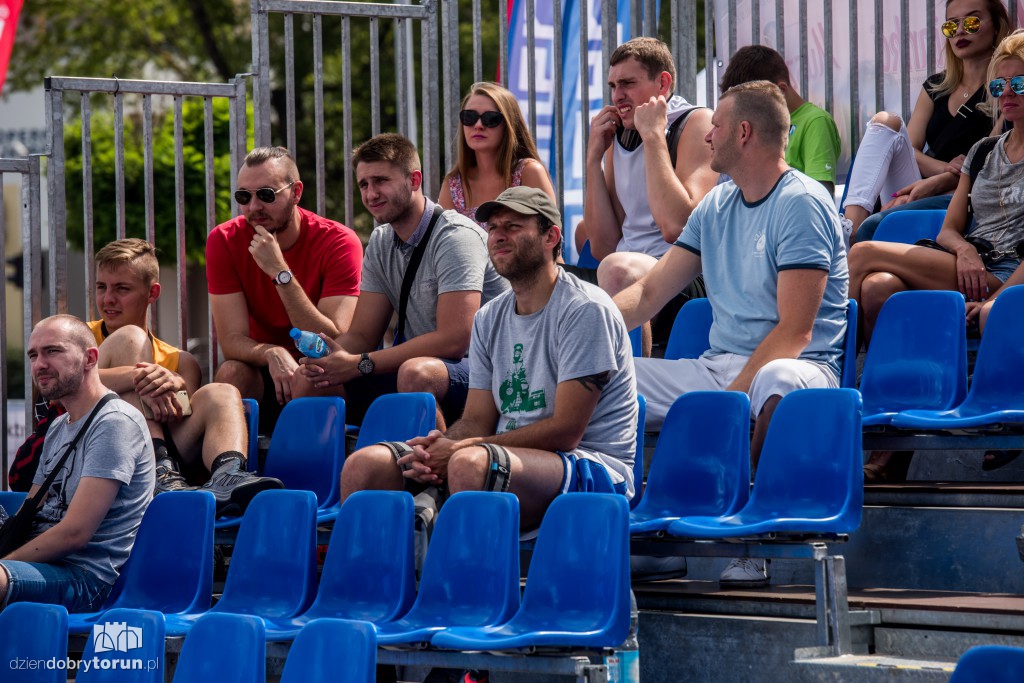 Zelmer 3x3 Quest przed Areną Toruń