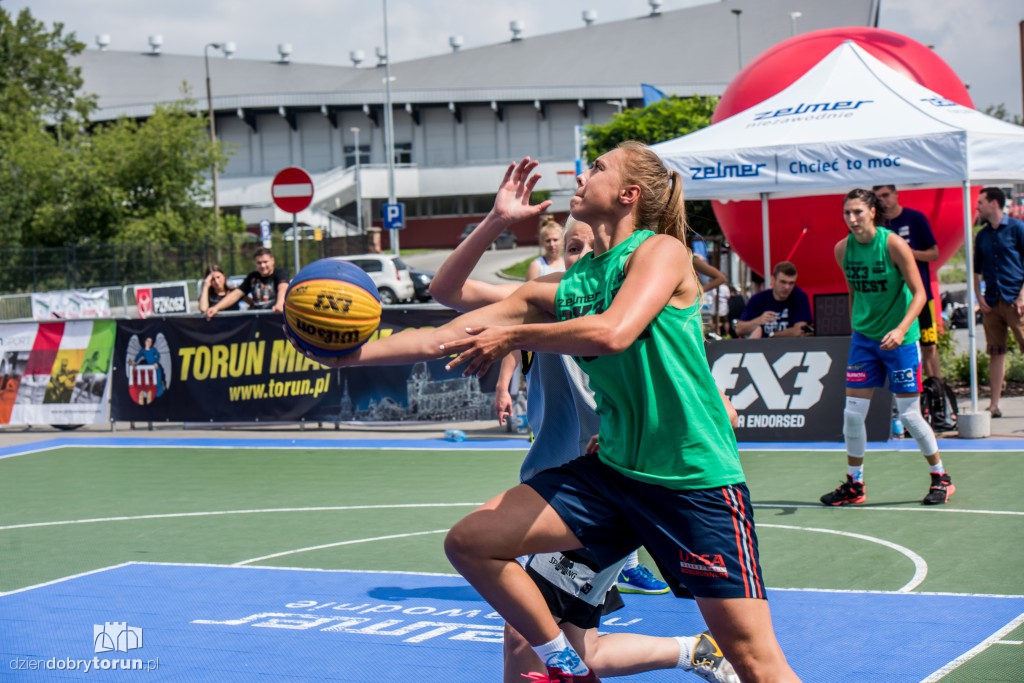 Zelmer 3x3 Quest przed Areną Toruń