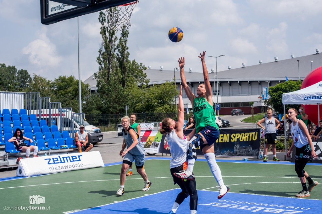 Zelmer 3x3 Quest przed Areną Toruń