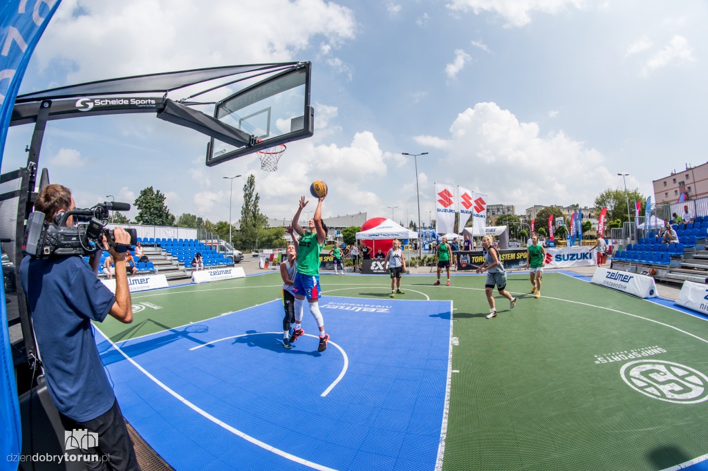 Zelmer 3x3 Quest przed Areną Toruń