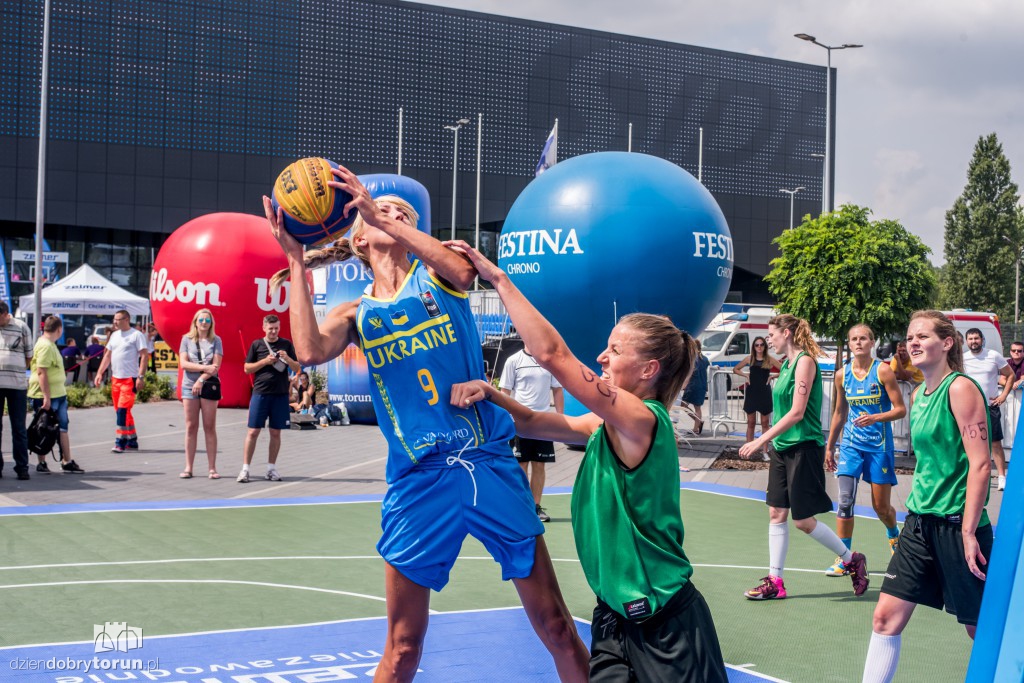 Zelmer 3x3 Quest przed Areną Toruń