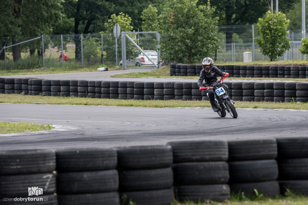 Trening młodych adeptów pit bike