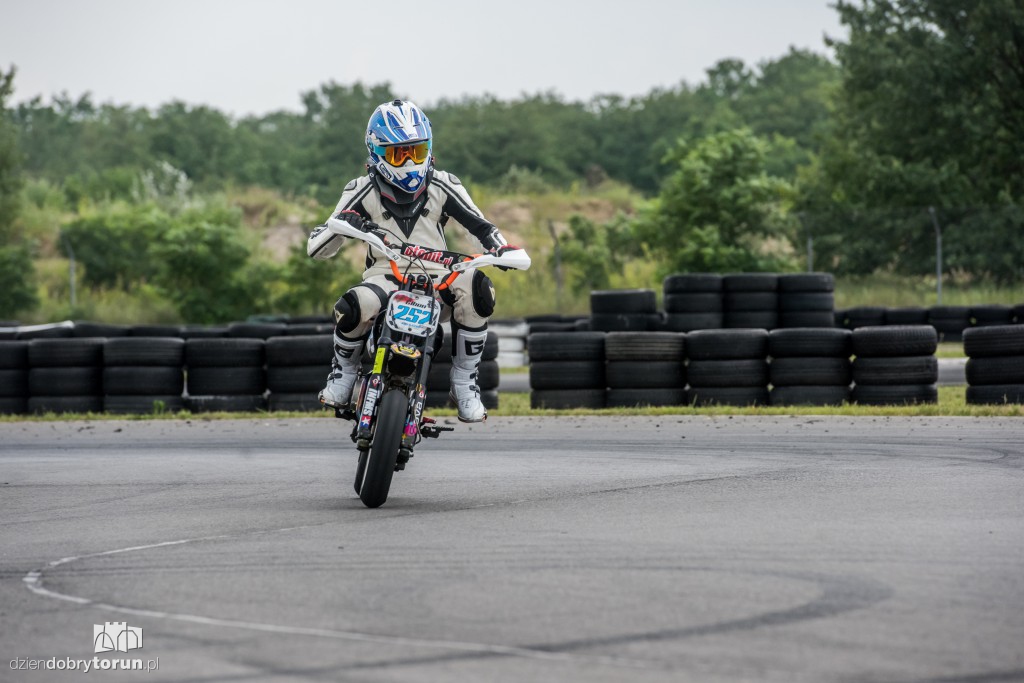 Trening młodych adeptów pit bike