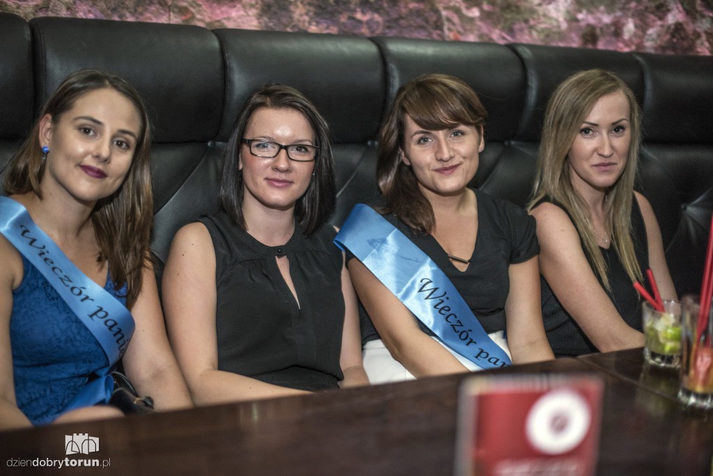 Barani Łeb by night