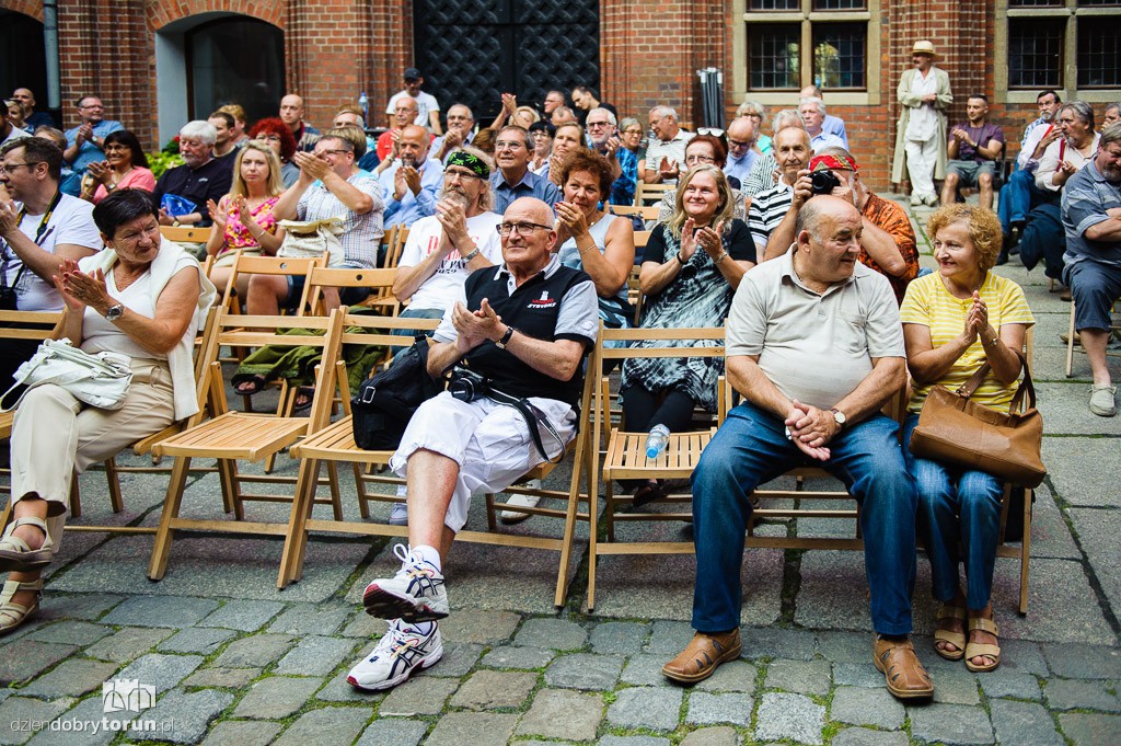 Jazz na dziedzińcu ratusza
