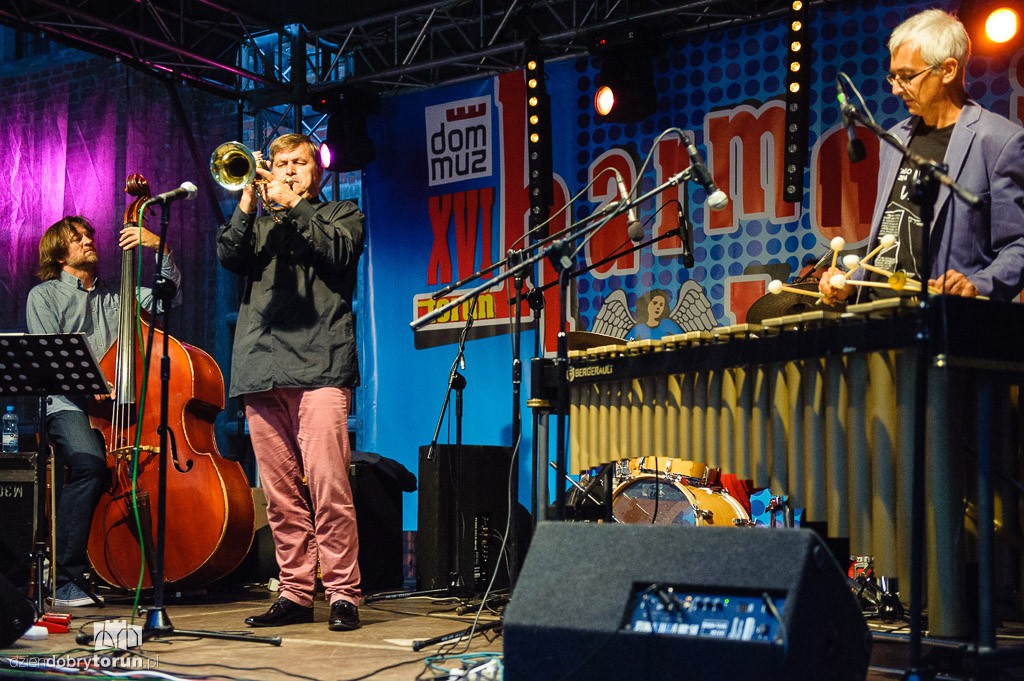Jazz na dziedzińcu ratusza