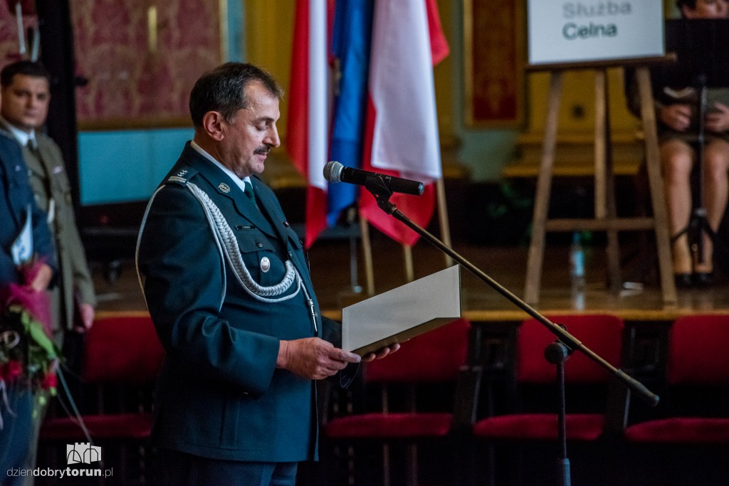 Toruńscy celnicy świętują w Artusie