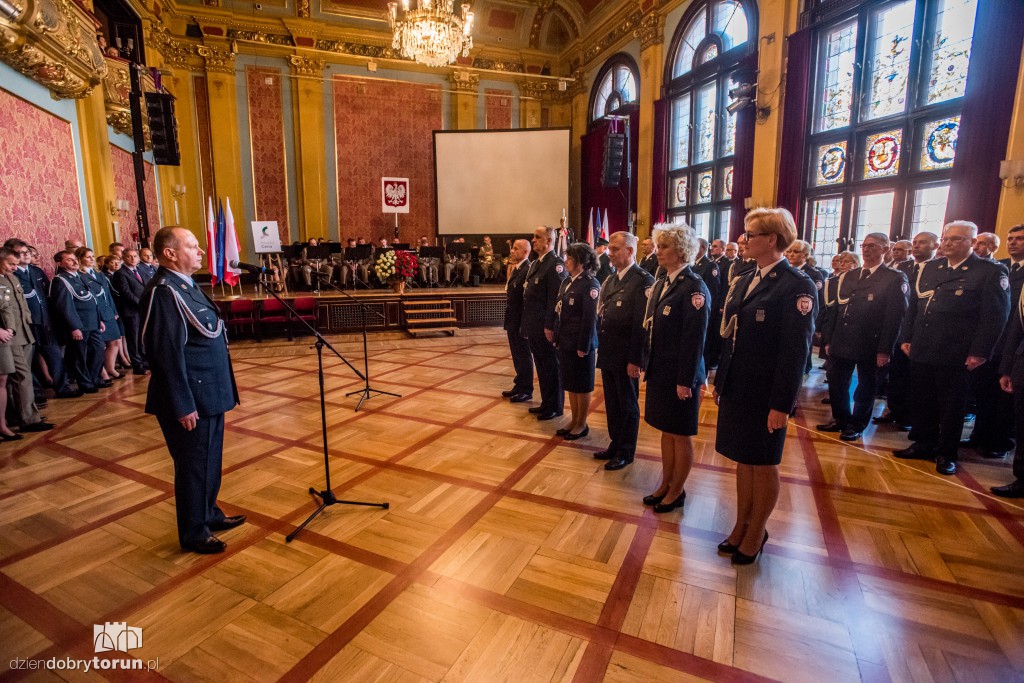 Toruńscy celnicy świętują w Artusie