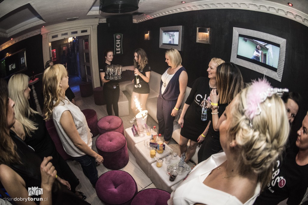 Gorączka sobotniej nocy w Monaco Club