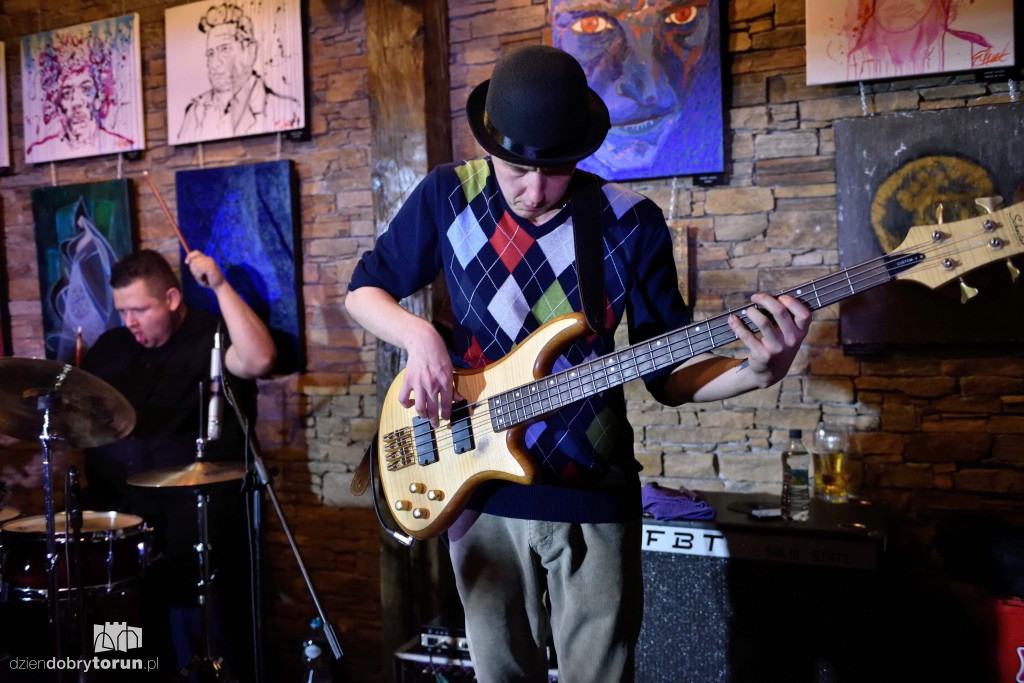 Carvin Jones Band koncertowo