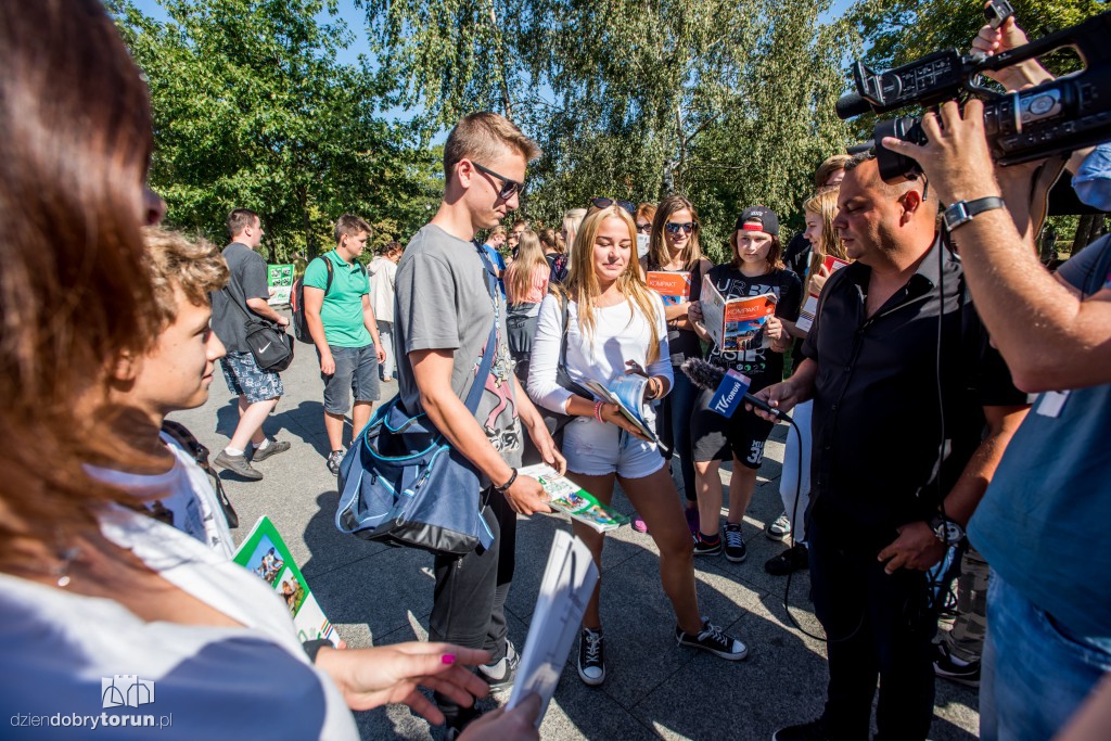 Tramwaj zwany tolerancja przejechał