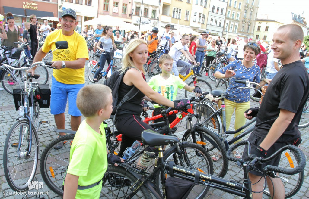 Setki rowerów na ulicach Torunia
