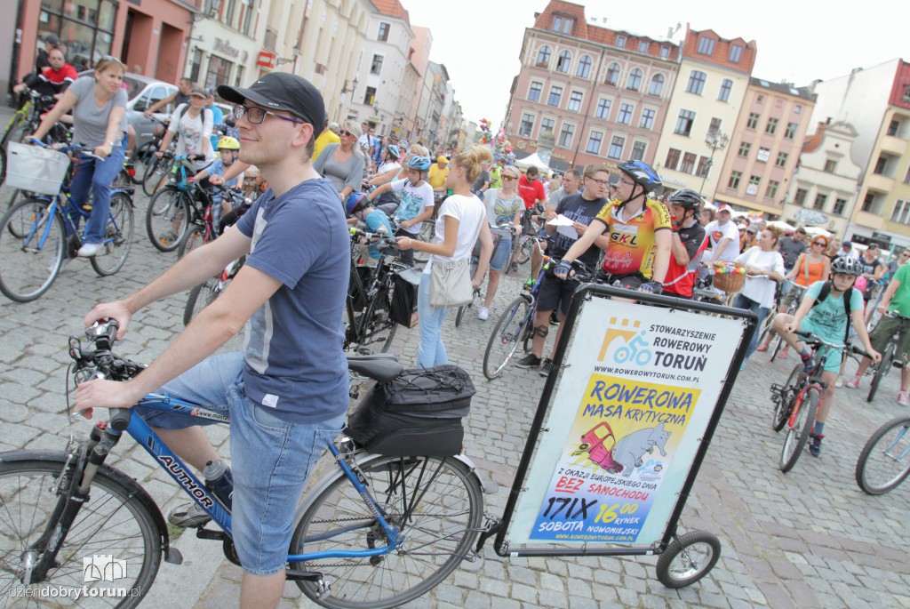 Setki rowerów na ulicach Torunia