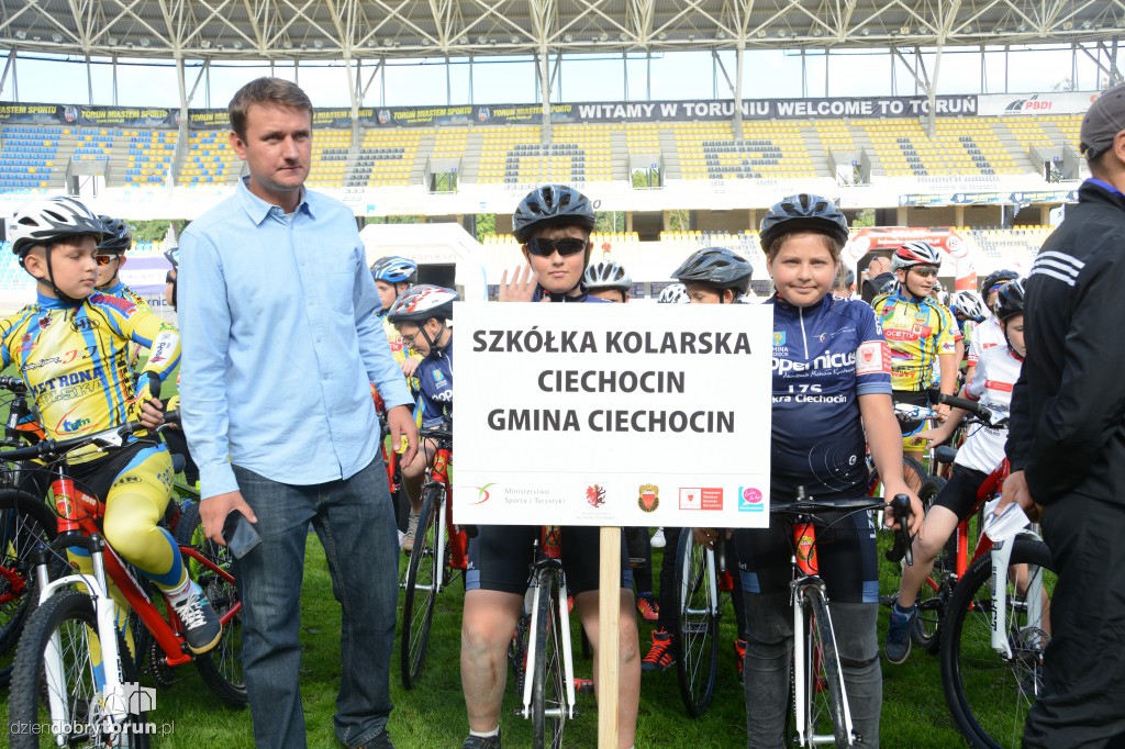 Młodzi adepci kolarstwa na Motoarenie