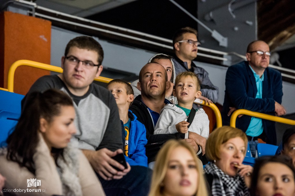 Nesta Mires Toruń ogrywa Stoczniowca