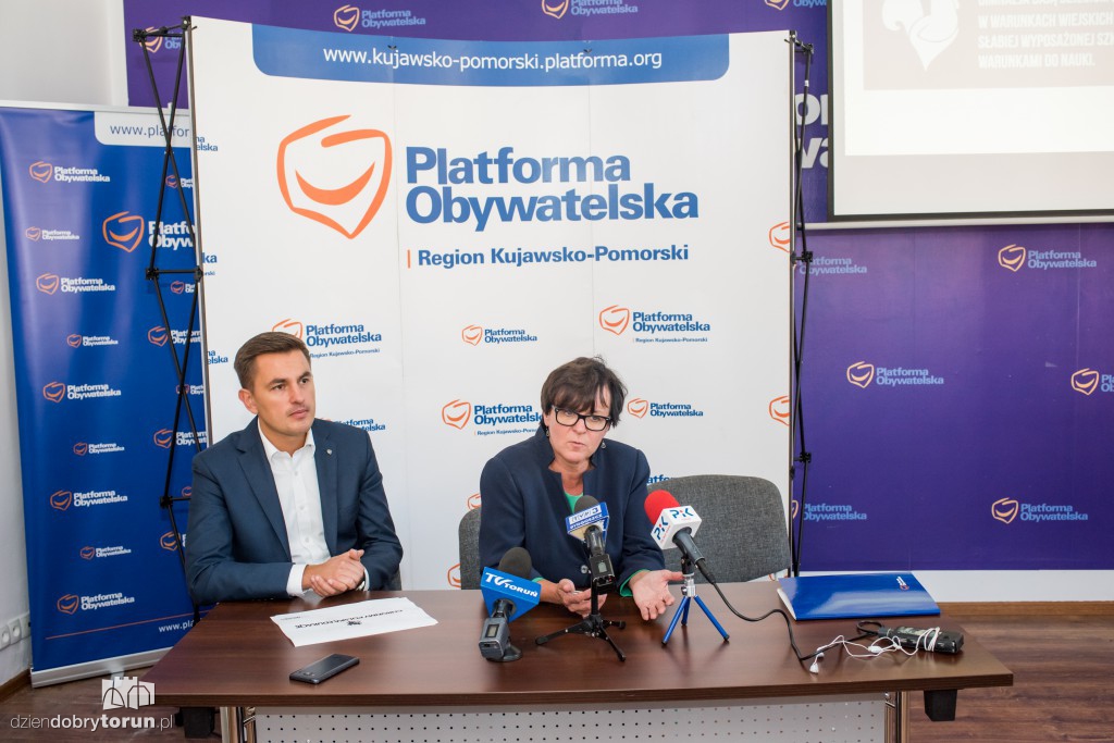 PO krytykuje PiS za reformę edukacji