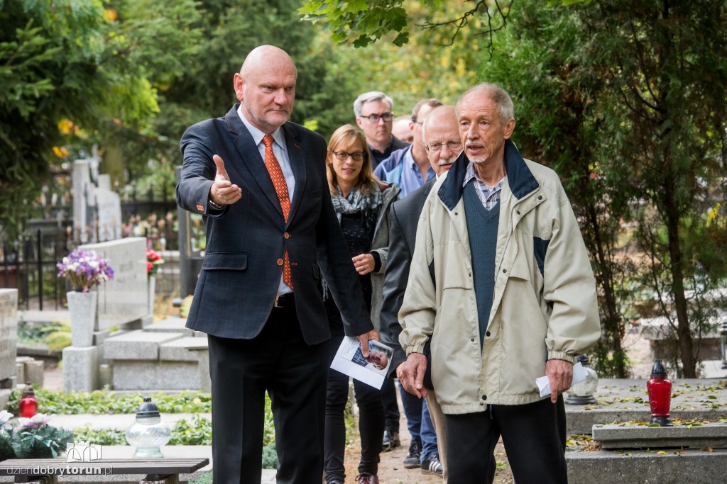 Ernst Koerner na grobie pradziadka