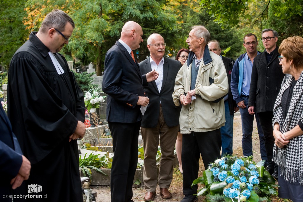 Ernst Koerner na grobie pradziadka