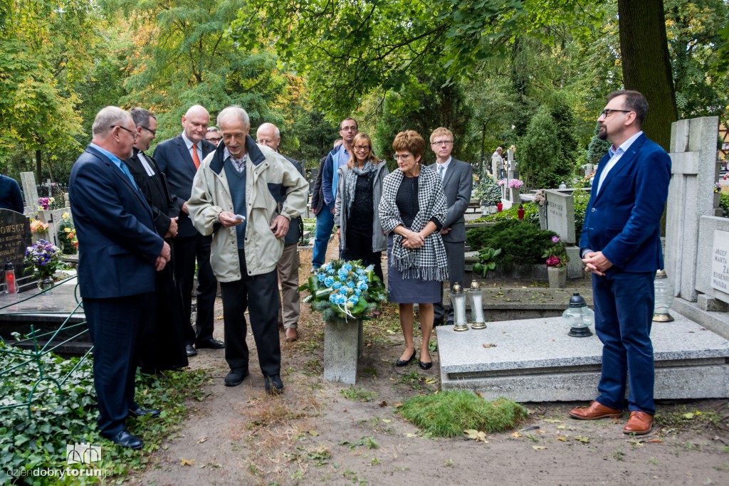 Ernst Koerner na grobie pradziadka
