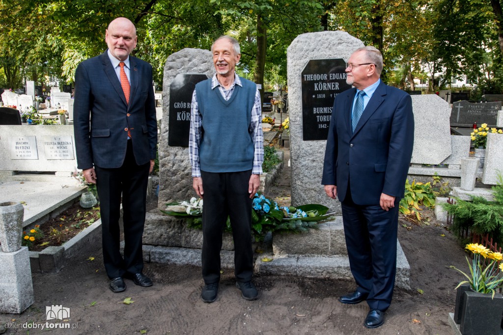 Ernst Koerner na grobie pradziadka