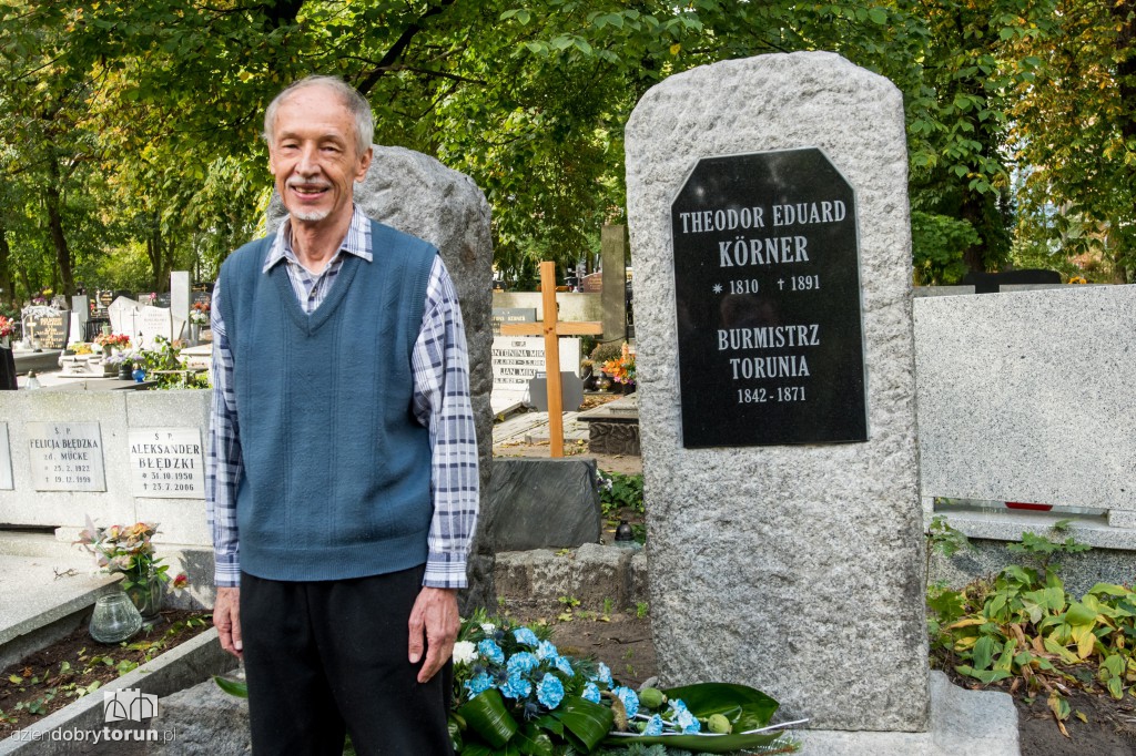 Ernst Koerner na grobie pradziadka