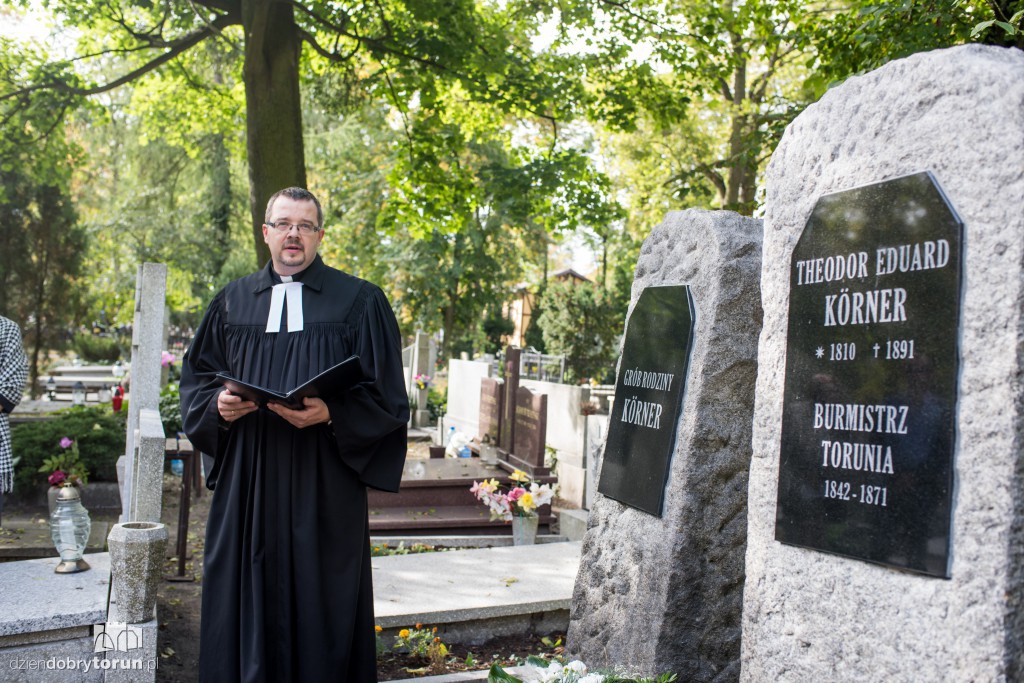 Ernst Koerner na grobie pradziadka