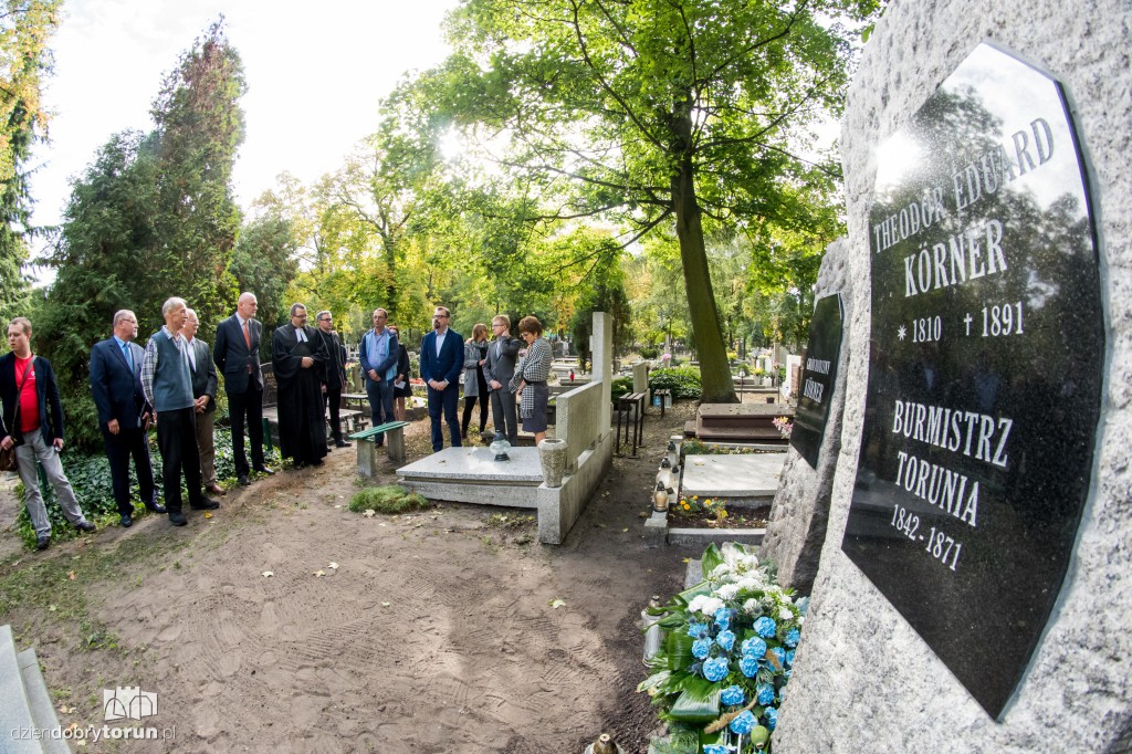 Ernst Koerner na grobie pradziadka