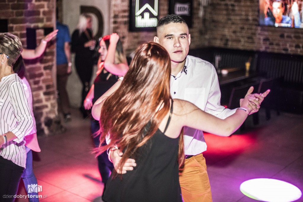 Piątkowa klubowa noc u Szwejka
