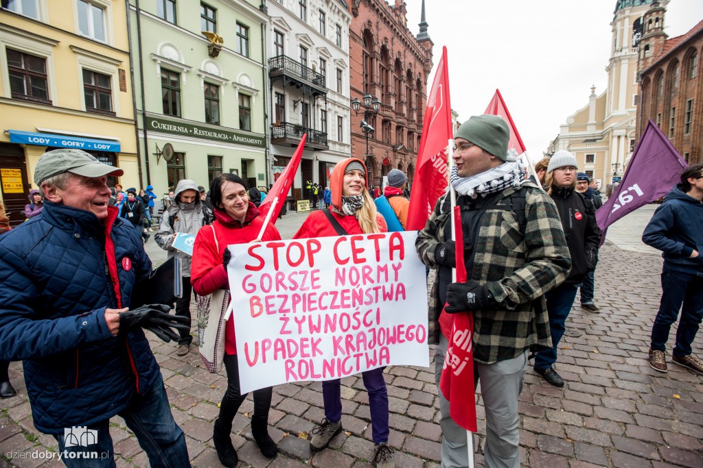 Torunianie przeciw CETA i TTIP