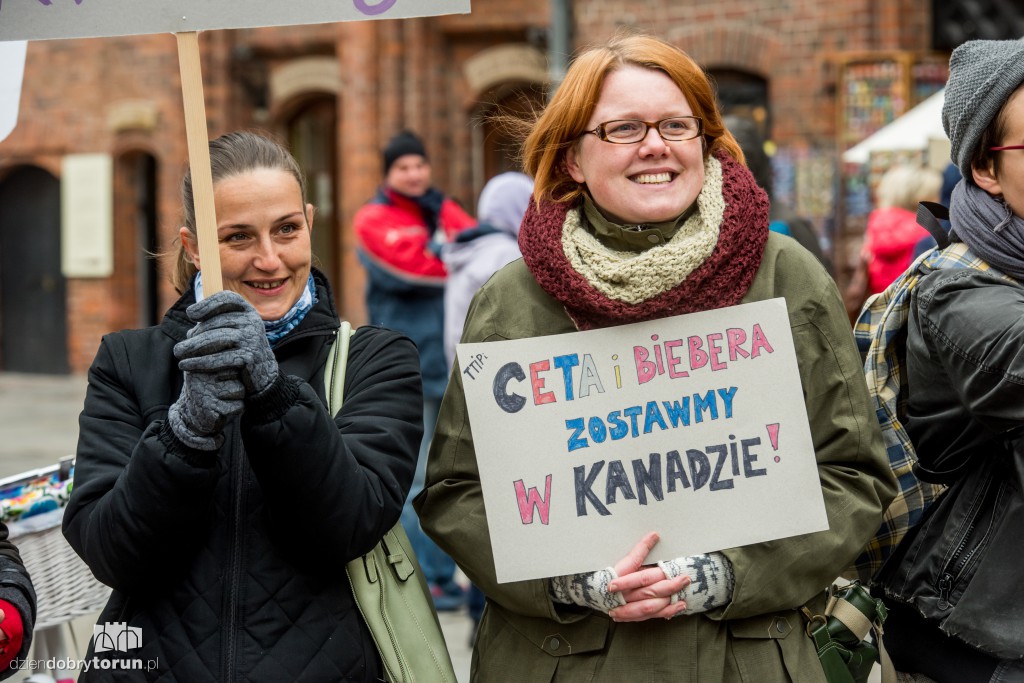 Torunianie przeciw CETA i TTIP
