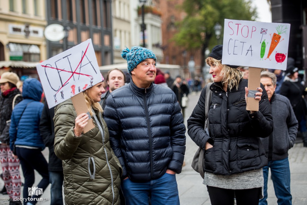 Torunianie przeciw CETA i TTIP