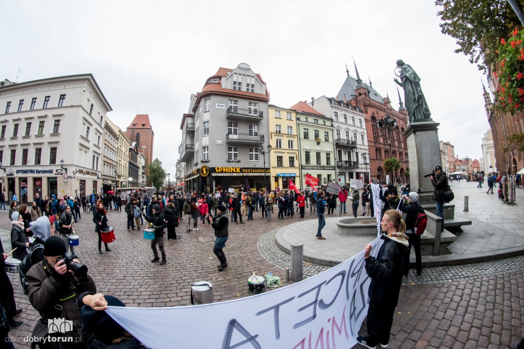 Torunianie przeciw CETA i TTIP
