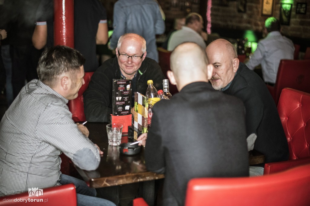 Toruń nocą: Impreza w Baranim Łbie