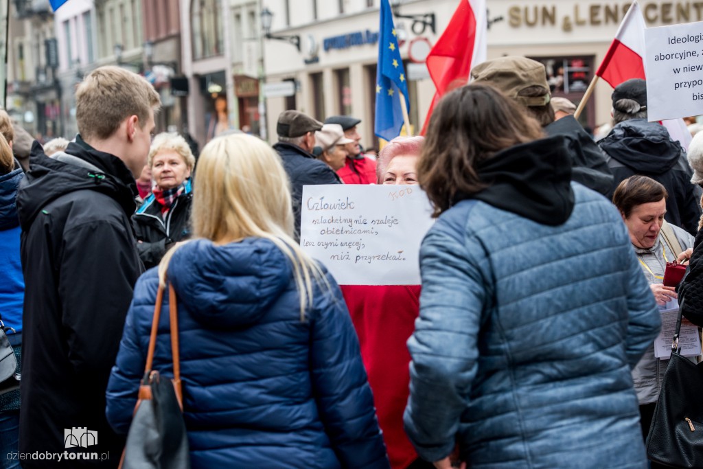 Protest KOD w rocznicę rządów PiS