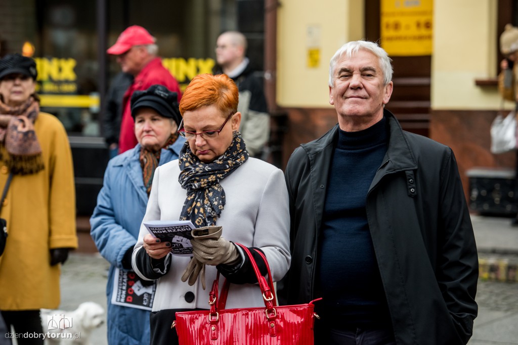 Protest KOD w rocznicę rządów PiS