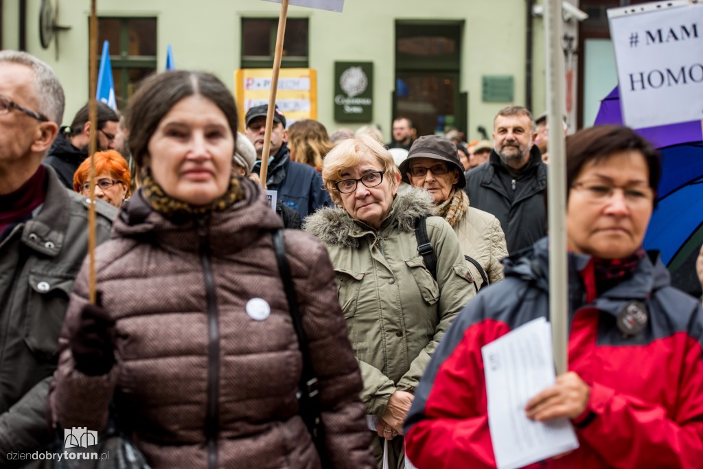 Protest KOD w rocznicę rządów PiS