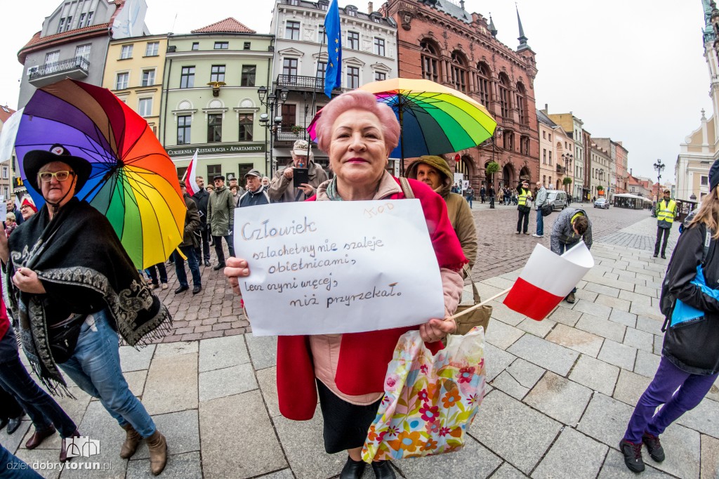 Protest KOD w rocznicę rządów PiS