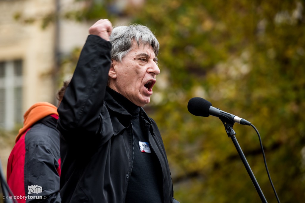 Protest KOD w rocznicę rządów PiS