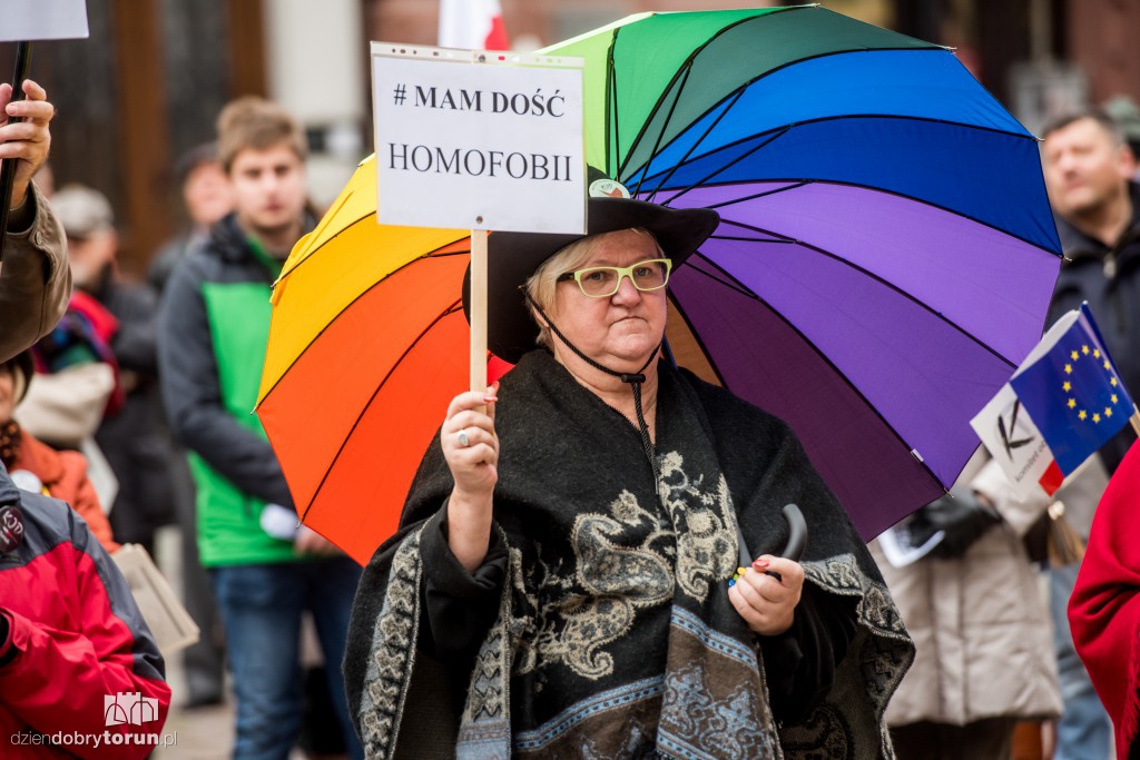 Protest KOD w rocznicę rządów PiS