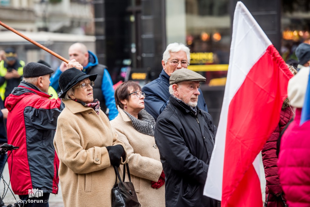 Protest KOD w rocznicę rządów PiS